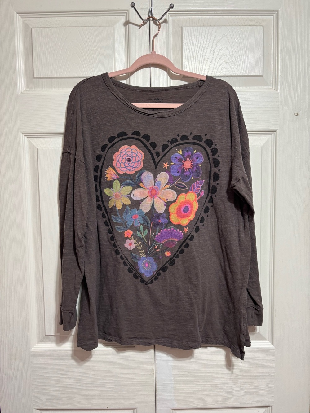 NATURAL LIFE Charcoal Gray Long Sleeve Tee with Floral Heart